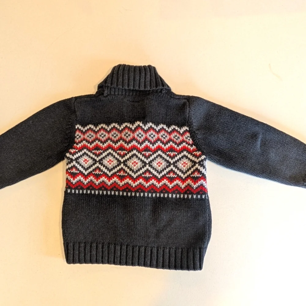 OshKosh B'gosh gray knit Southwestern button up cardigan w pockets. 3T